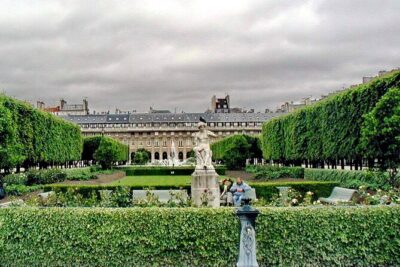 Parisian Love Affair: Elegant Romance Private Tour in Paris - The Seine Chain: Ile Saint-Louis, Pont Alexandre III, and Golden Details