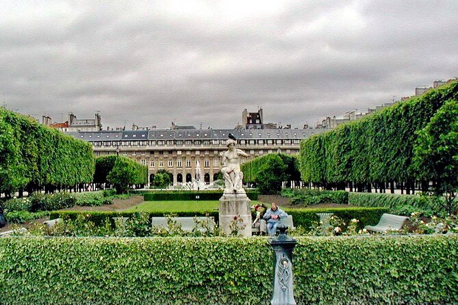Parisian Love Affair: Elegant Romance Private Tour in Paris - The Seine Chain: Ile Saint-Louis, Pont Alexandre III, and Golden Details