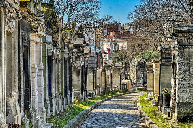 Père-Lachaise Cemetery Paris Tour with Audioguide - The audio app: offline map, GPS help, and your best setup