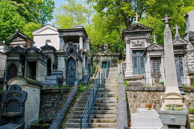 Père-Lachaise Cemetery Paris Tour with Audioguide - How to make it smooth inside the cemetery