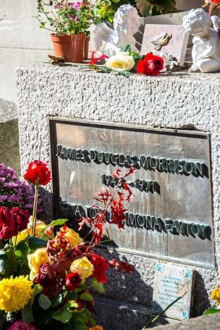 Père Lachaise Cemetery Tour, Tales from the Graves & Crepes - The 3-hour walking route: what it’s like on your legs