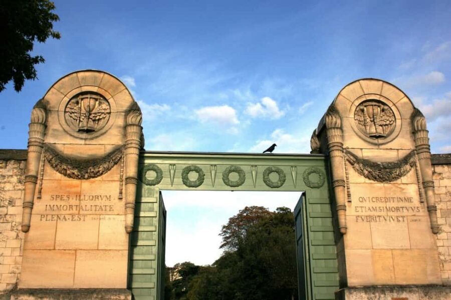 Père Lachaise Cemetery Tour, Tales from the Graves & Crepes - Should you book it? My decision checklist