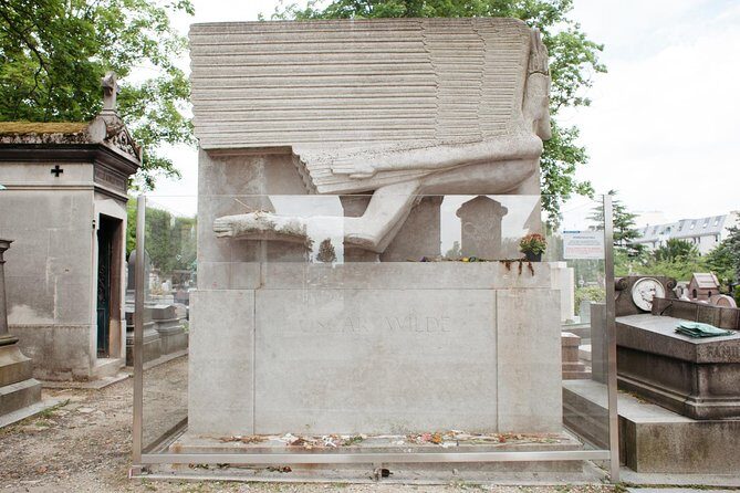 Père Lachaise Cemetery Walking Tour - Semi-Private 12ppl Max - The Famous Graves You’ll Actually Understand Better