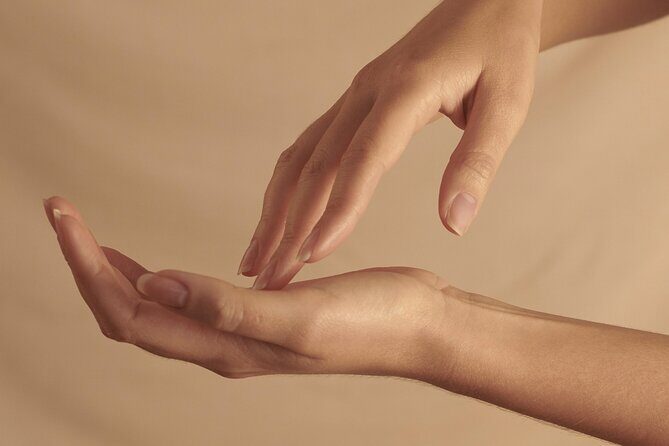 Personal Workshop in Paris 100% Natural Skincare Routine - Face Auto-Massage: The Technique You Can Repeat Tomorrow