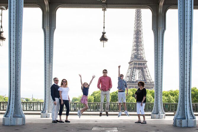 Photo shoot in the Eiffel Tower area - How the 1-Hour Shoot Actually Unfolds