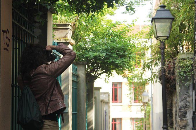 Photograph with a pro Paris off the beaten path! - Street art and cobblestones: texture that makes photos feel alive