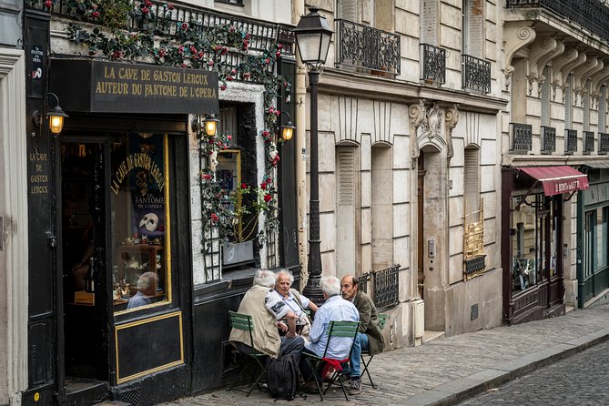 Photography workshop in Paris - Stop 3: Canal Saint-Martin’s Footbridges and Long-Lens Tricks