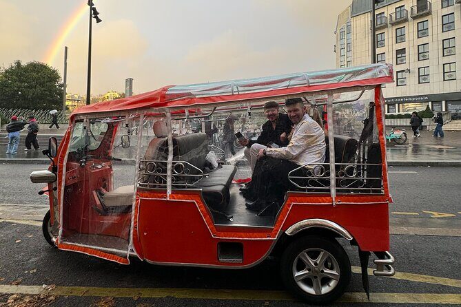 Premium private tour of Paris in an Electric TukTuk (4 hours) - Champs-Élysées by electric tuk-tuk: see the avenue without the stress