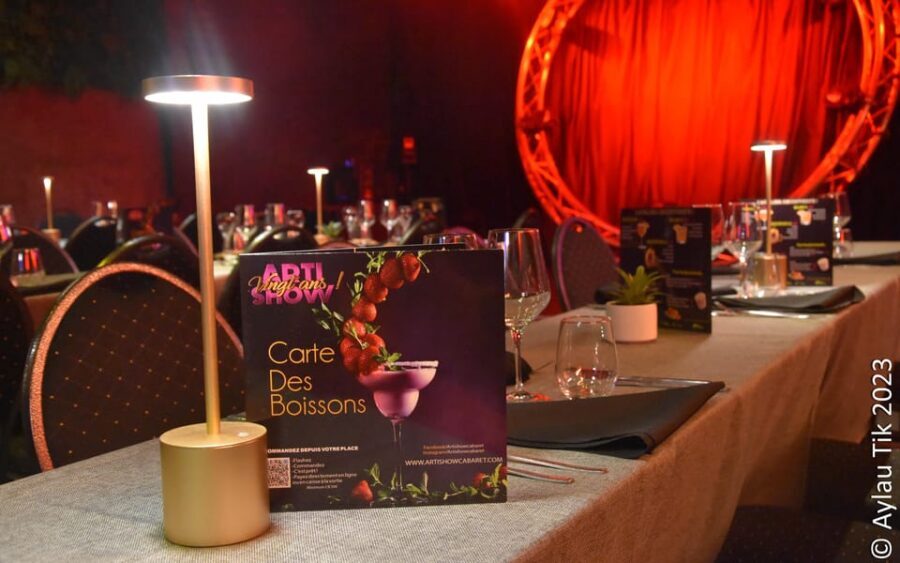 PRESTIGE DINER AND DRAG SHOW - Should You Book the Prestige Diner and Artishow Drag-Style Cabaret?