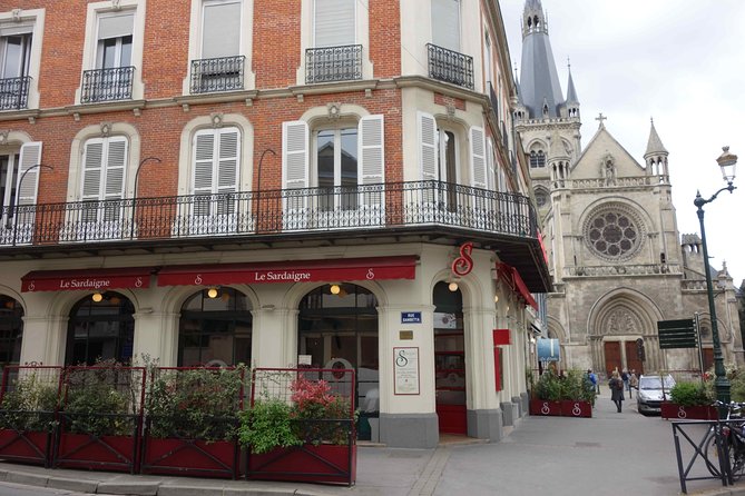 Private 10-hour round transfer to Champagne Epernay from Paris. Best offer! - Mercier’s underground world: 18 km of cellars and Eugène Mercier’s twist