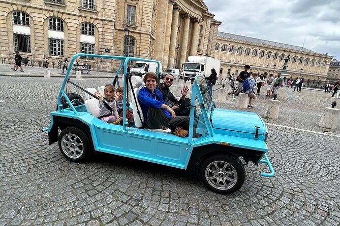 Private 2 - Hour Paris Landmarks Tour by Golf Cart Mini Moke - Photo moments around Place Vendôme and Moulin Rouge