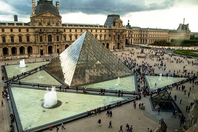 Private 3-hour tour in Louvre Museum with official tour guide - A 3-hour Louvre plan with an official guide
