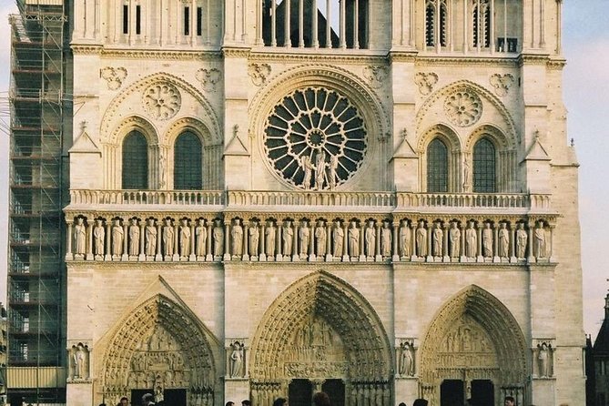 Private 4-hour city tour of Paris with driver and official guide - Eiffel Tower views and Trocadéro: the best use of a short stop