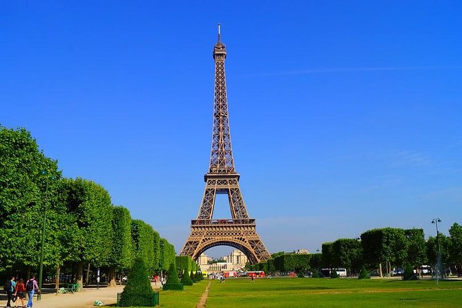 Private 4-hour city tour of Paris with driver and official guide - Notre-Dame outside: what you get without tickets