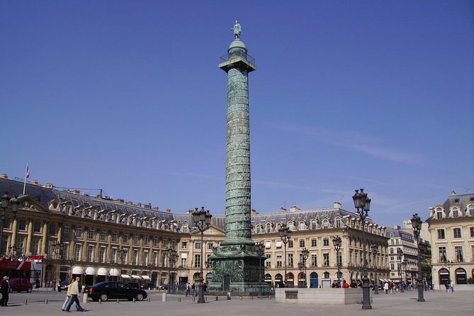 Private 4-hour city tour of Paris with driver and official guide - Montmartre and Moulin Rouge: neighborhood energy in a limited window