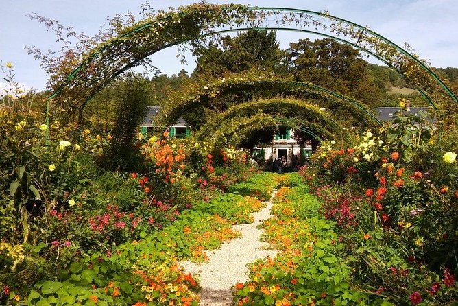 Private 5-hour Round Transfer to Giverny, Claude Monet museum from Paris - Why this private transfer is the smart way to reach Giverny