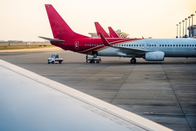 Private Airport Transfer between Paris and Parisian Airports - Where Your Driver Meets You (And How to Avoid Getting Stuck)