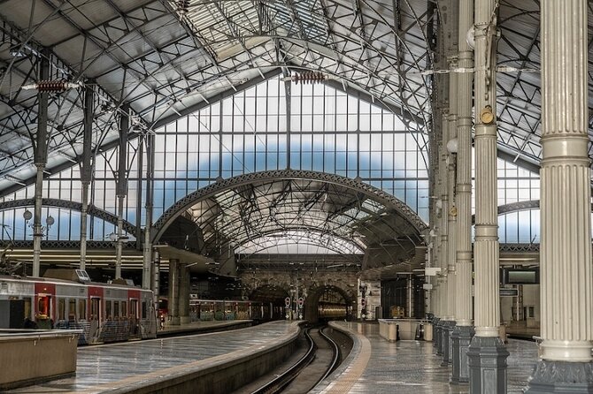 Private Airport Transfer between Paris and Parisian Airports - Luggage and Terminal Realities: What Helps Most
