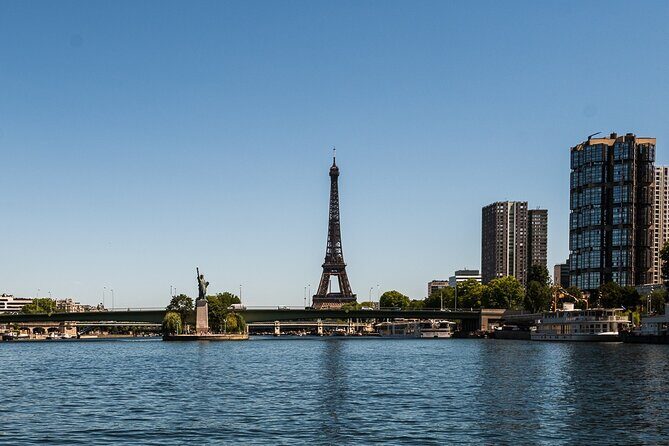 Private Boat Trip in Paris - Timing, photos, and why the guide matters