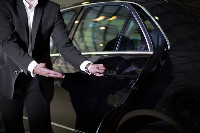 Private car with a driver in Paris - Key things that make this private car in Paris work