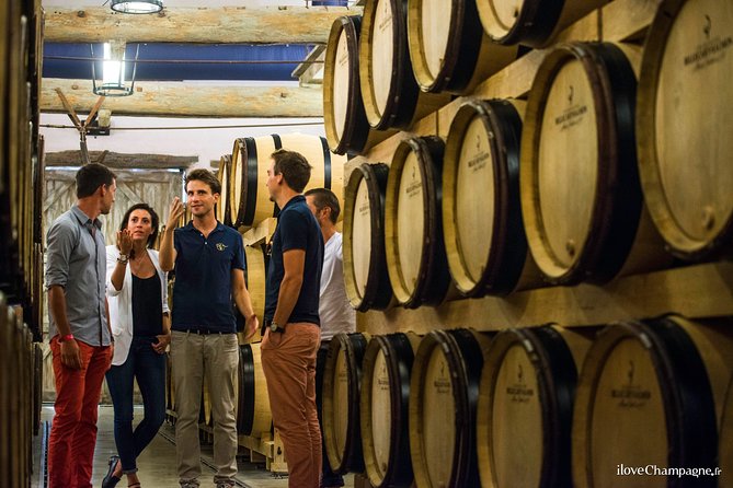Private Champagne tour, family growers and lunch - Stop 1 at A la Francaise! Champagne: a big-house start