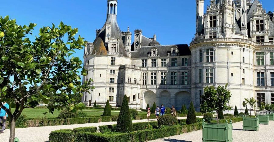 Private Chenonceau Chambord Amboise Loire Castles from Paris - Price and value: what $696 buys you on a private day trip
