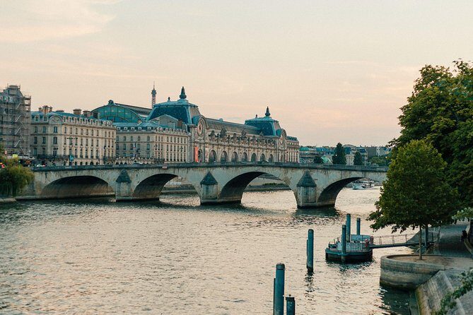 Private City Kickstart Tour: Paris - Shakespeare & Company, Square René Viviani, and Sorbonne area sights