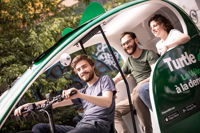 Private City-Tour by pedicab in Paris : The "Gustave Eiffel" - Trocadéro viewpoint: the Eiffel Tower angle that makes photos work