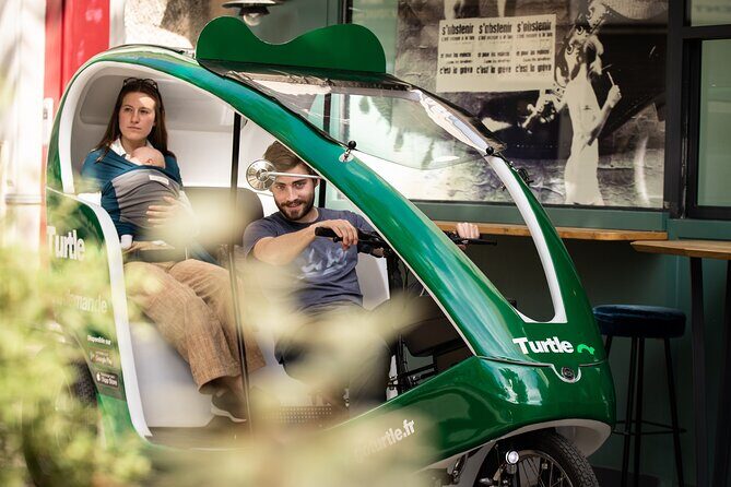 Private City-Tour by pedicab in Paris : The "Gustave Eiffel" - Champs-Élysées to George V station: end on a classic street