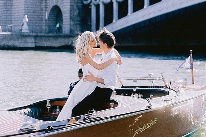 Private Cruises in the Heart of Paris - Your 90-Minute Route: Eiffel Tower to Île Saint-Louis