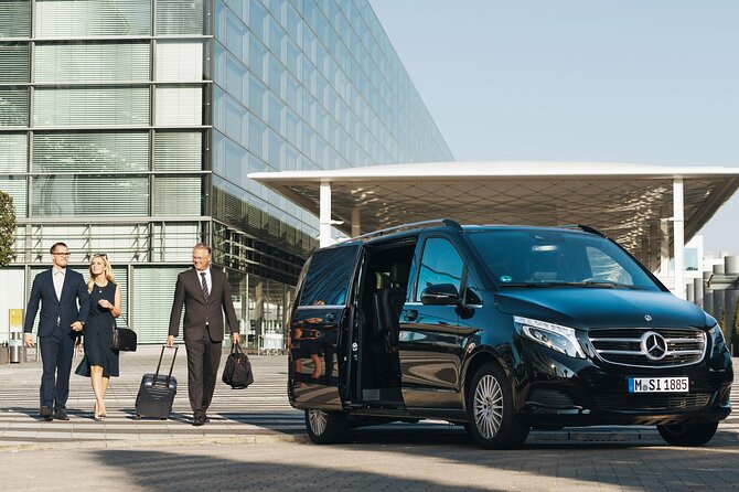Private Departure Transfer from Paris to CDG or ORLY Airports - What to watch for: vehicle size, group bookings, and communication timing