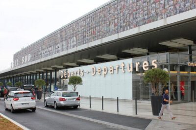 Private departure transfer from Paris to Paris Orly Airport - The vehicle and ride comfort: what up to 8 people really means
