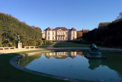 Private Eiffel Tower district walking tour with Rodin Museum - Rodin Museum gardens and The Thinker in the right setting