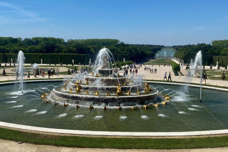 Private Fontainebleau, Versailles, Trianon from Paris - The drive to Versailles: your guide sets expectations