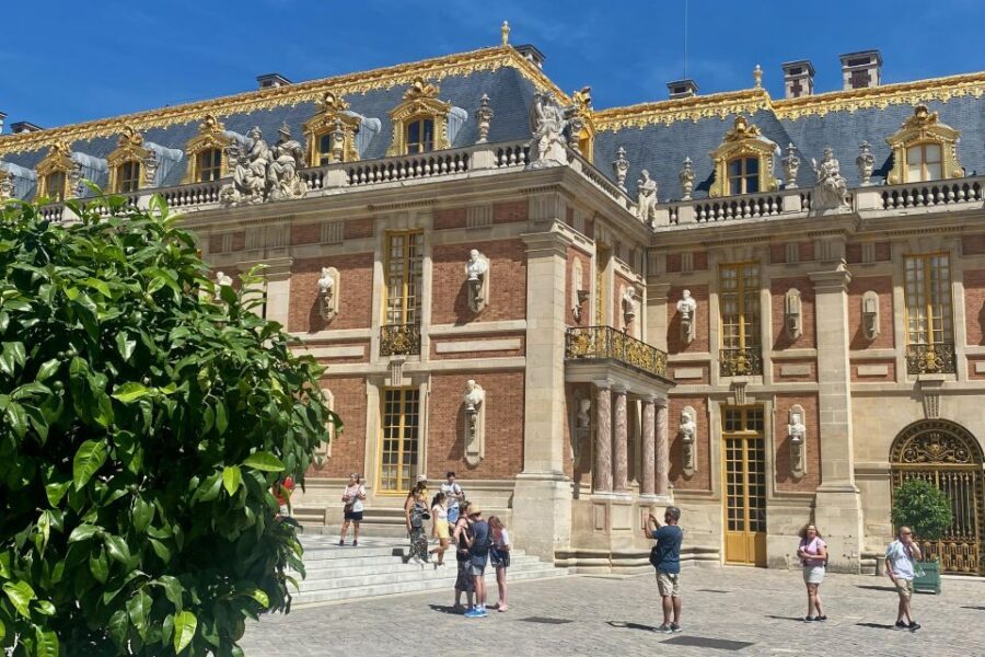 Private Fontainebleau, Versailles, Trianon from Paris - Versailles gardens photo time: calm after the ceremony