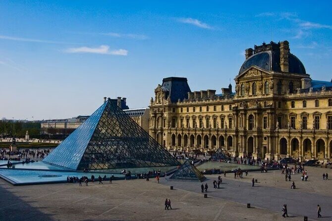 Private Full Day Paris trip including Louvre and Versailles with Pickup - Private pickup makes a huge difference in an 8-hour plan