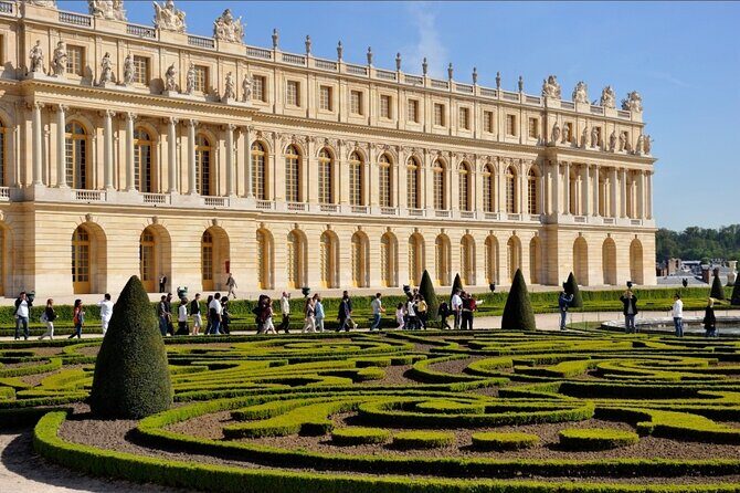 Private Full Day Paris trip including Louvre and Versailles with Pickup - Eiffel Tower photo stop: perfect skyline, extra if you want access