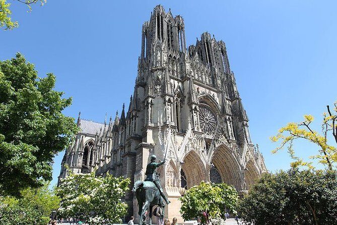 Private Full Day Tour - Visit of 3 Champagne Growers from Reims. - Why Not lunch in Epernay: a set menu with a Champagne pour
