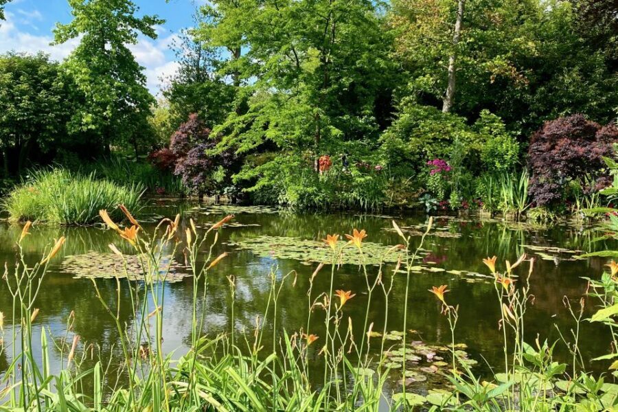 Private Giverny Monet’s House & Gardens Trip from Paris - Guided vs Basic + Audio: How to Choose Your Best Style