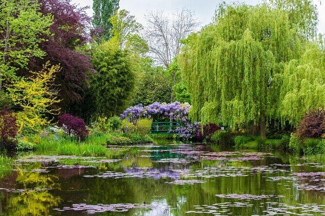 Private Giverny & Versailles Day Trip with Lunch & Hotel Transfers from Paris - Key things I’d watch for