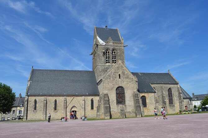 Private guided American D-Day Tour from Cherbourg Cruise Port - Sainte-Mère-Église: The First Crossroads and the Airborne Hook