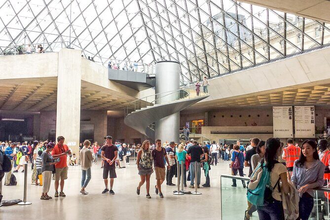 Private Guided Tour of Louvre Museum - Stop 1: Venus de Milo—why this statue still grabs attention
