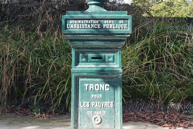 Private Guided Tour to Père Lachaise Cemetery in Paris - What Makes the Experience Feel Personal