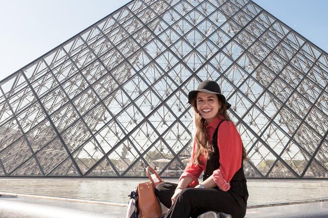 Private Historical Photo Tour in Paris - Louvre and Notre-Dame from the outside: iconic shots without ticket time