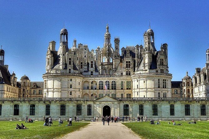 Private Loire Valley Day Trip: Chambord, Chenonceau & Clos Lucé - Time management: three morning departures and how pacing impacts your day