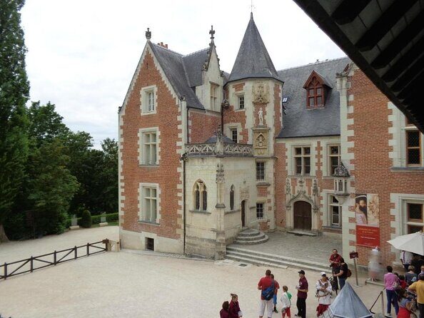 Private Loire Valley Day Trip: Chambord, Chenonceau & Clos Lucé - Chambord’s “most famous” chateau: 2 hours for the big wow and the details