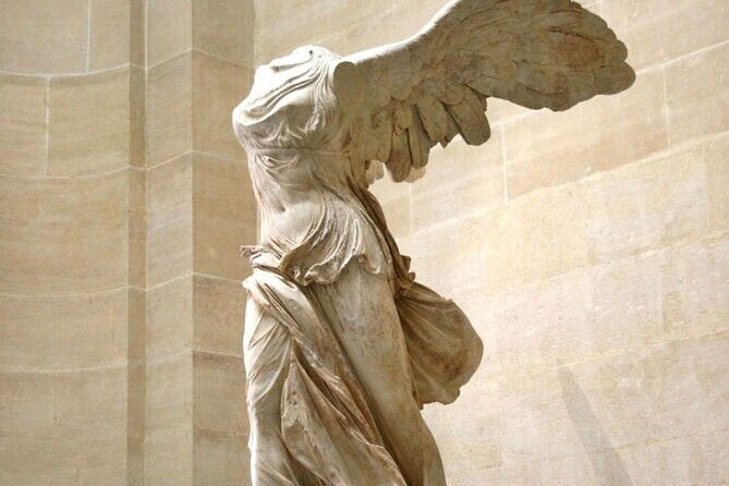 Private Louvre Museum Tour for Kids & Families with Alberto or his team in Paris - Stop 1: Inside the Louvre with a family-first route