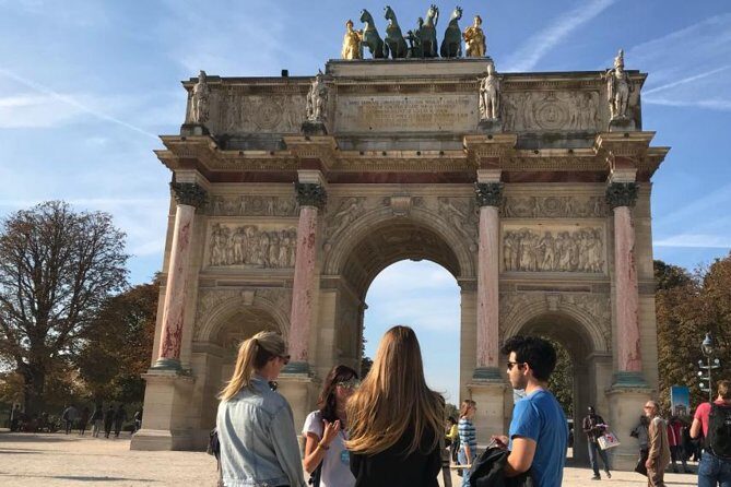 Private Louvre Teens Tour - Guides who can actually manage teen energy