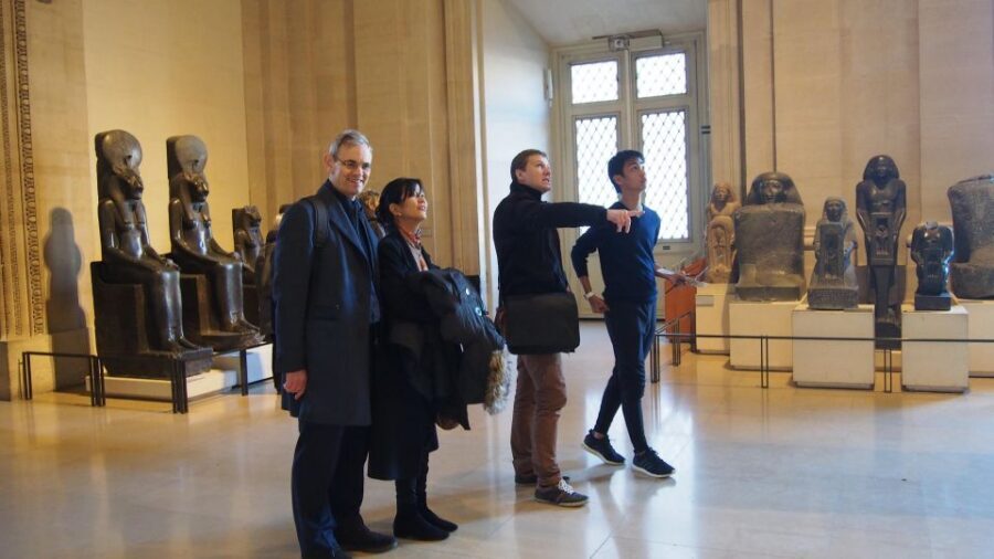 Private Louvre Tour for Teenagers - From empty frame to case file: what makes this Louvre tour tick