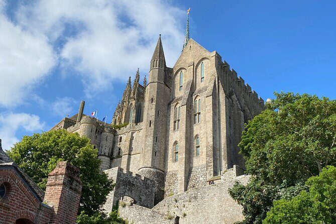 Private Mont Saint-Michel, Normandy D-Day Express trip from Paris - Door-to-Door Pickup and the Mercedes Drive North